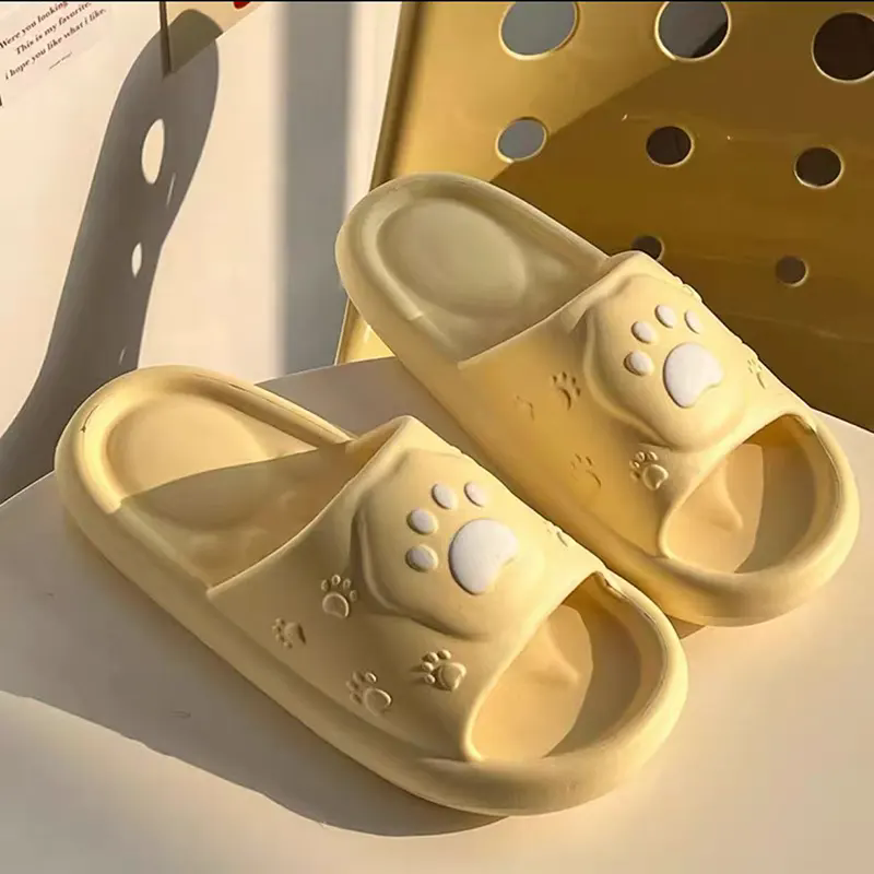 귀여운 발자국 슬리퍼가 편안한 생활을 위해 필수품이되는 이유는 무엇입니까?